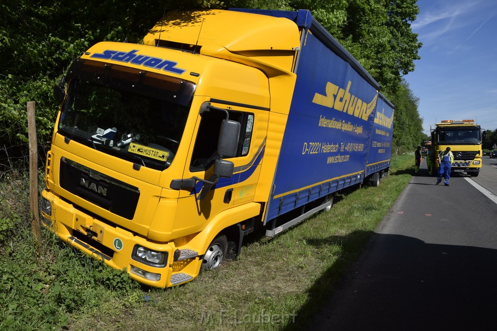 LKW in Boeschung A 3 Rich Frankfurt Hoehe Roesrath Lohmar P021.JPG - Miklos Laubert